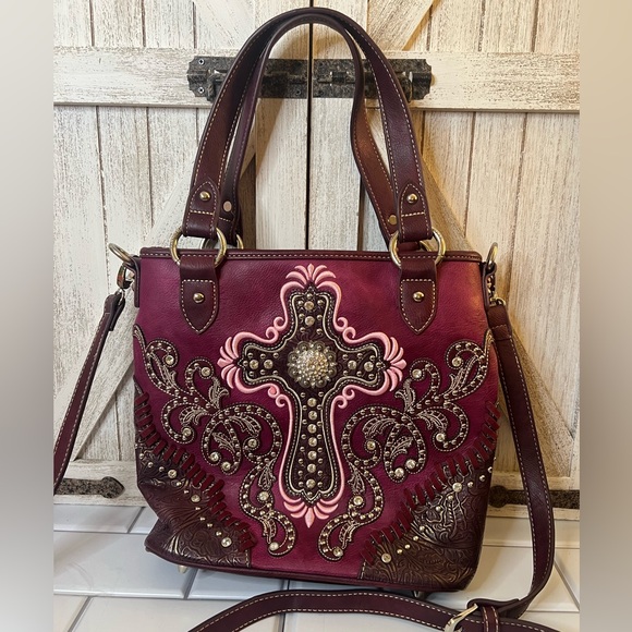 Montana West Handbags - Montaña West Embellished Burgundy Shoulder Bag